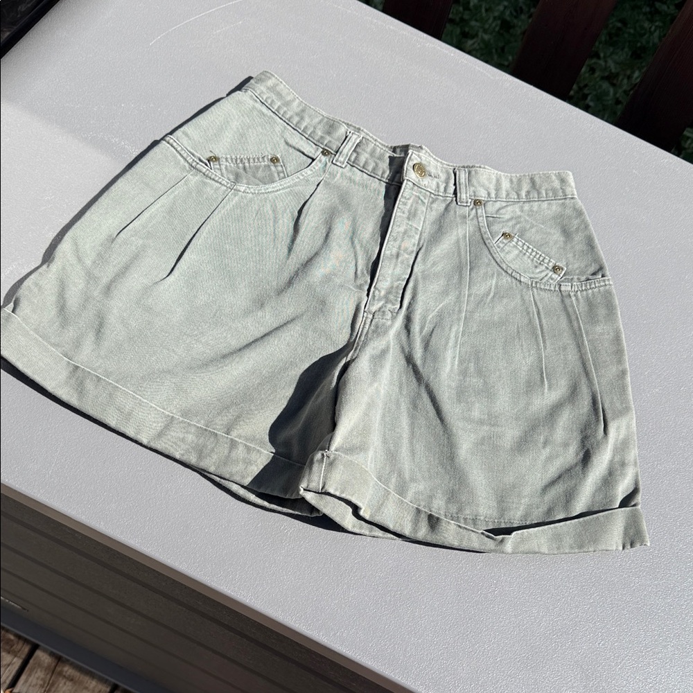 Blue Bay vintage khaki Y2K pleated shorts size 32, 100% cotton EUC high waist